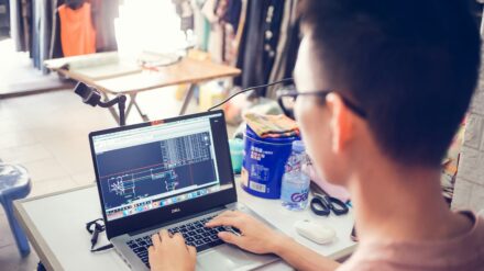 L’apprentissage intégré au travail est-il toujours équitable?